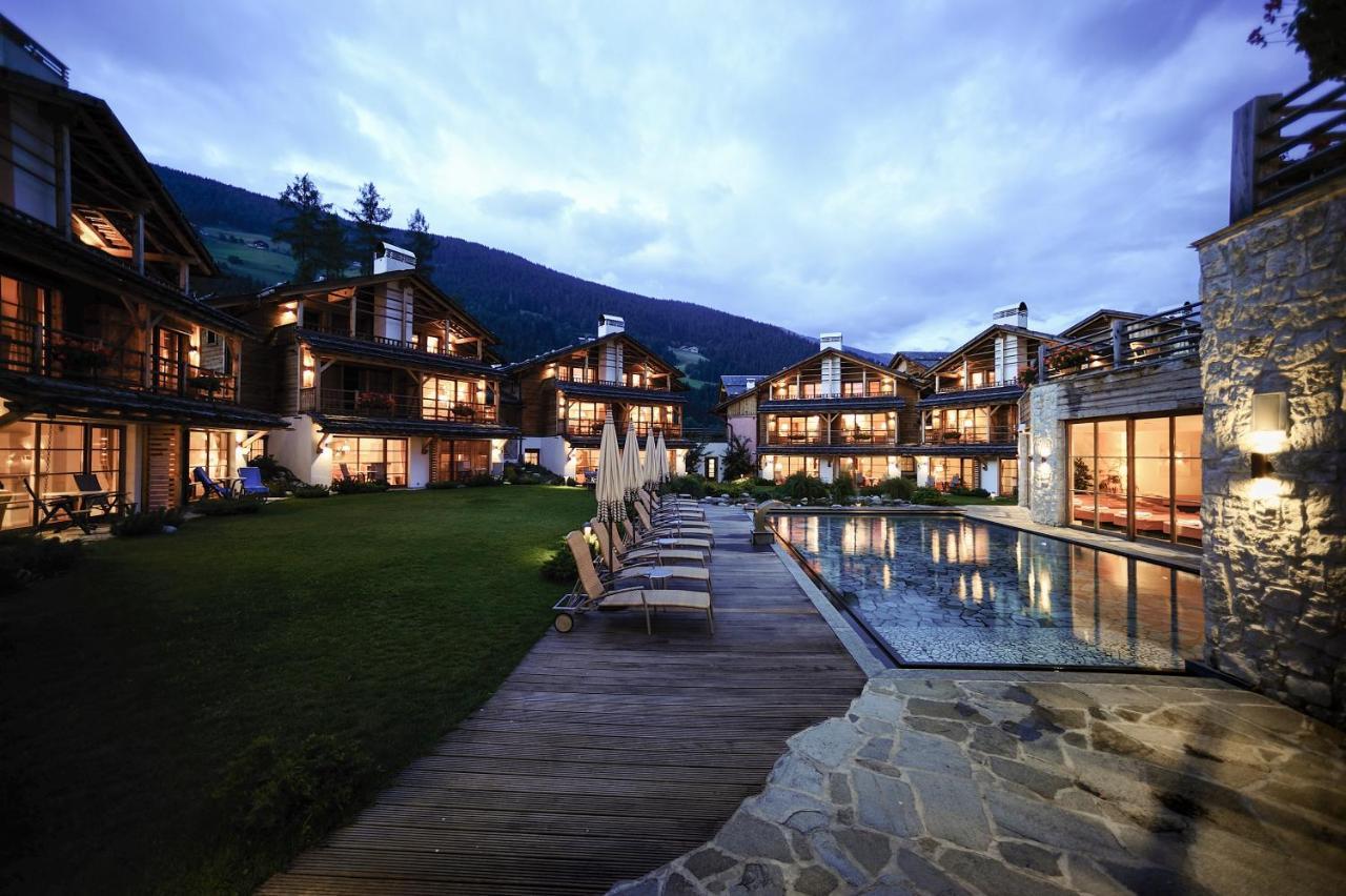 Post Alpina - Family Mountain Chalets San Candido Exterior photo