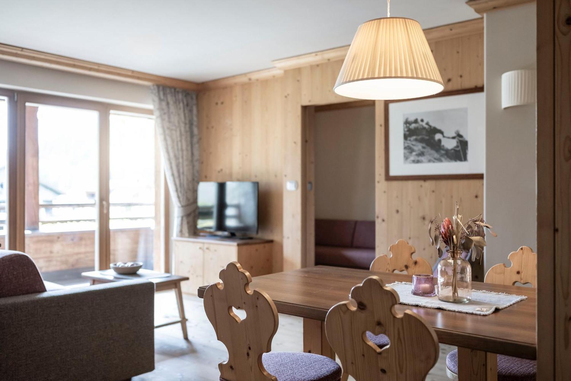 Post Alpina - Family Mountain Chalets San Candido Exterior photo