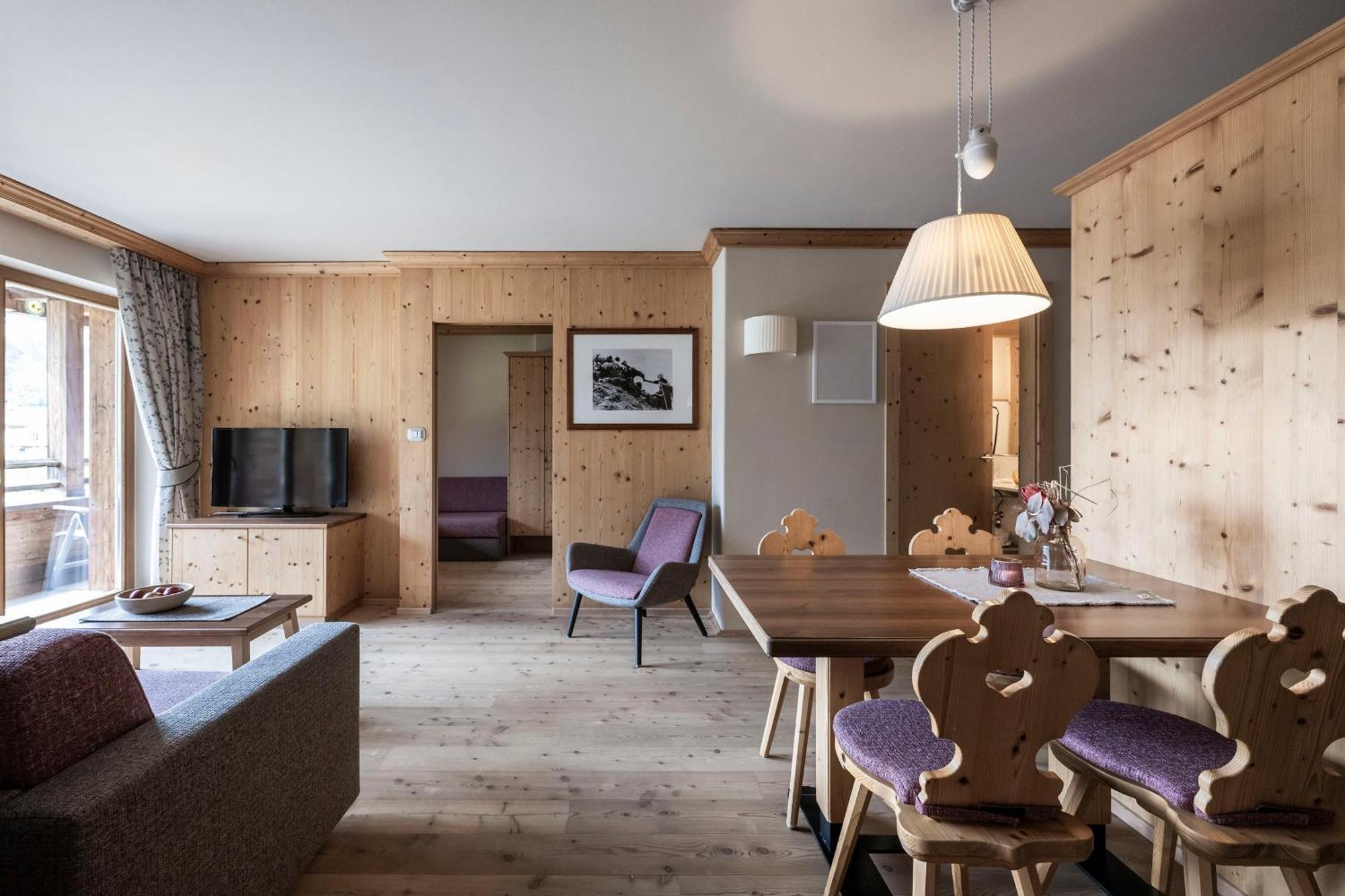 Post Alpina - Family Mountain Chalets San Candido Exterior photo