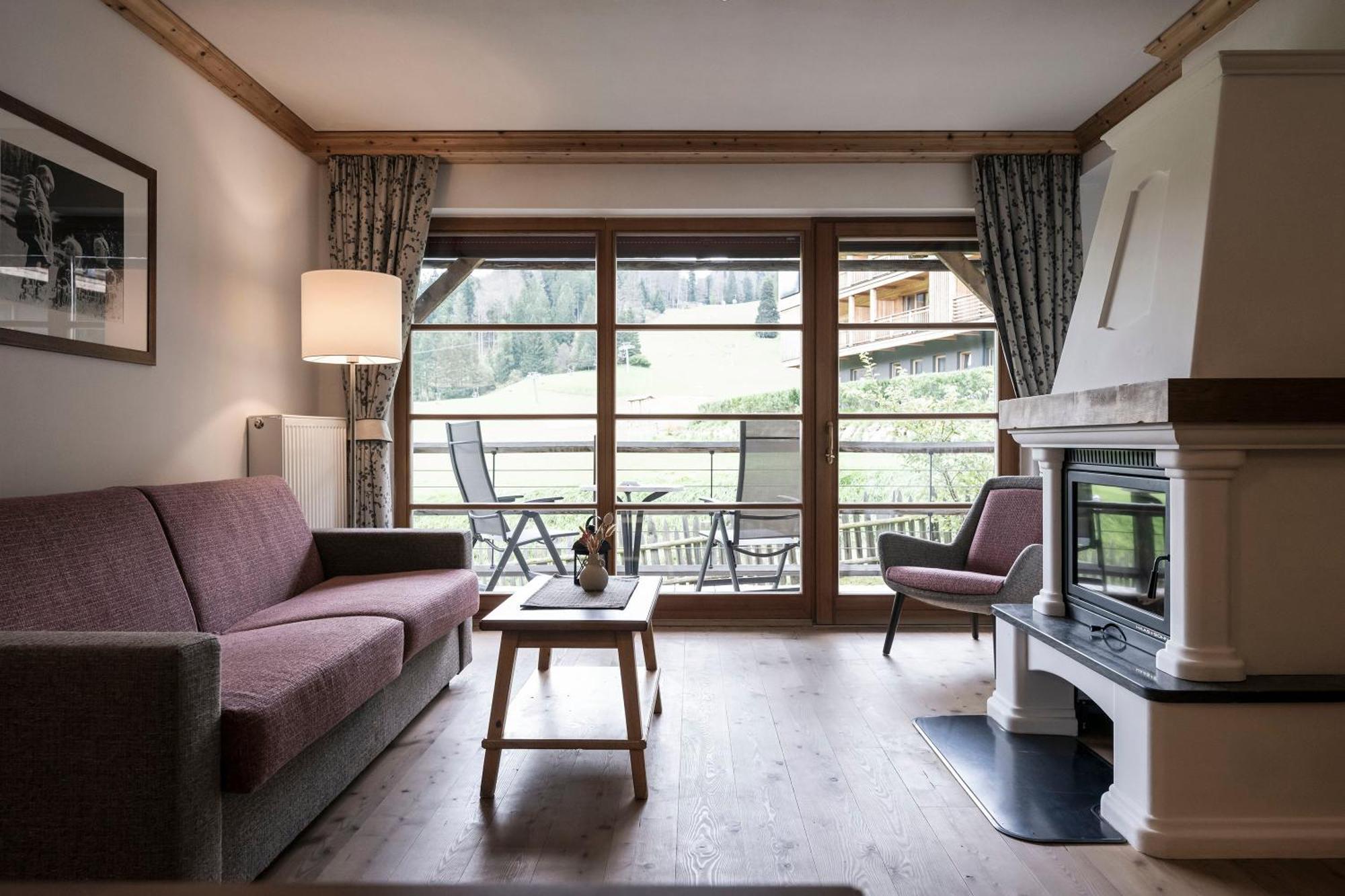 Post Alpina - Family Mountain Chalets San Candido Exterior photo