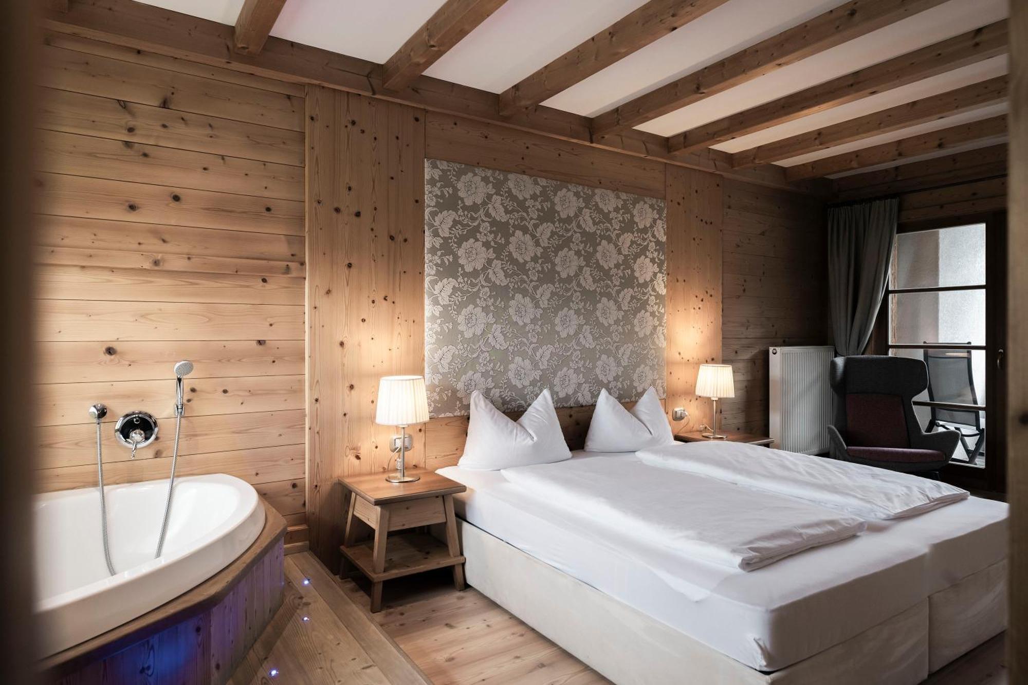 Post Alpina - Family Mountain Chalets San Candido Exterior photo