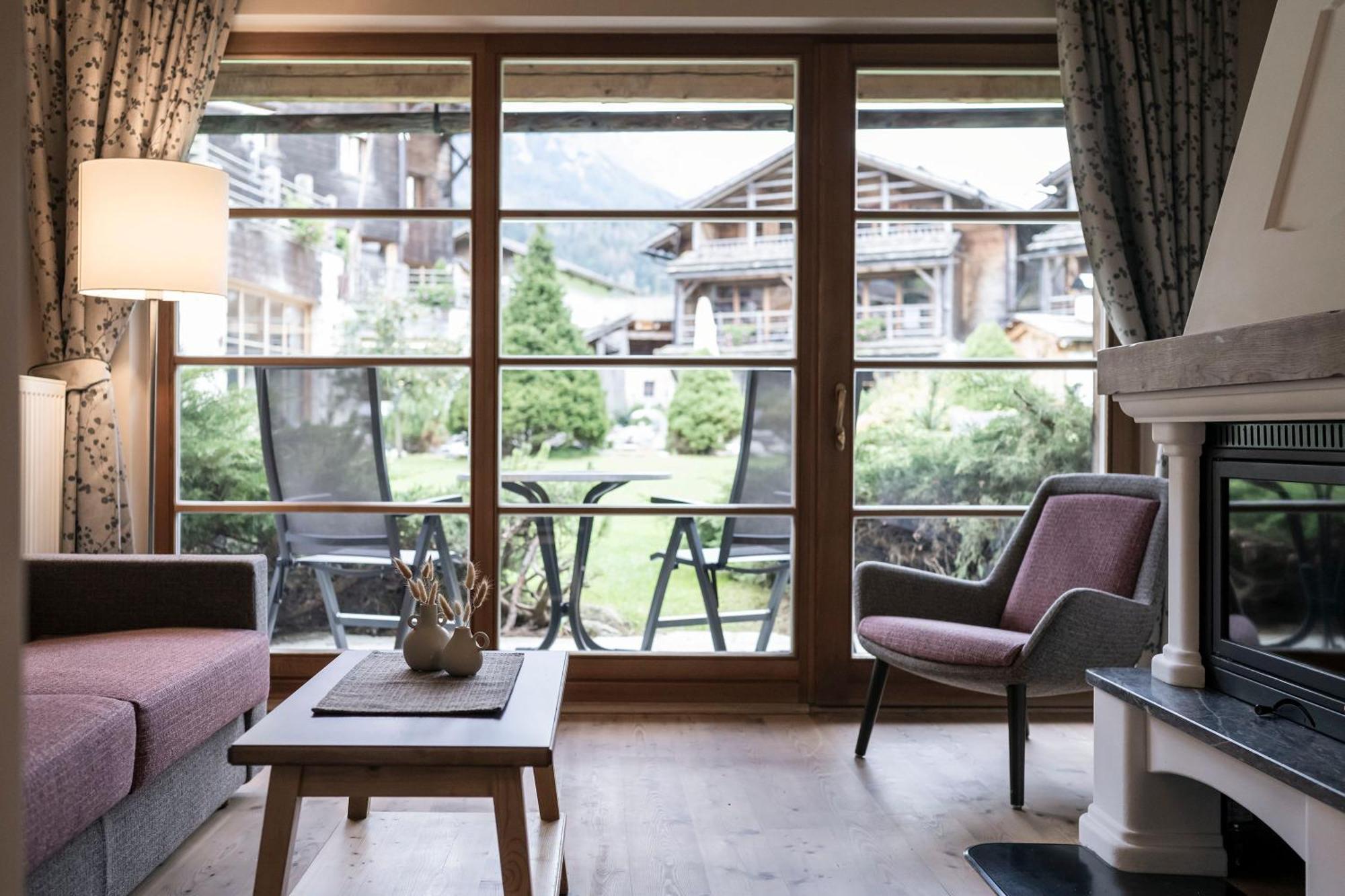 Post Alpina - Family Mountain Chalets San Candido Exterior photo