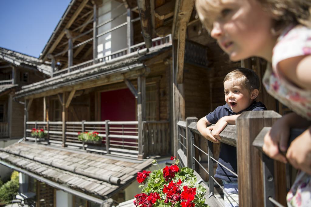 Post Alpina - Family Mountain Chalets San Candido Exterior photo