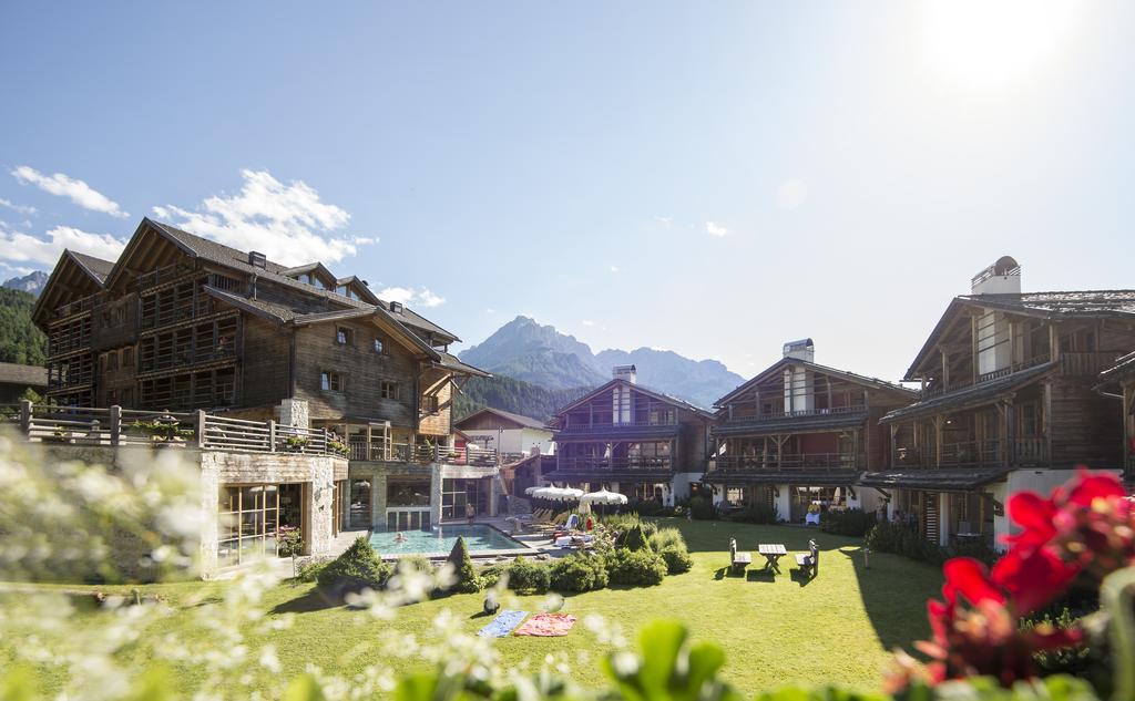 Post Alpina - Family Mountain Chalets San Candido Exterior photo